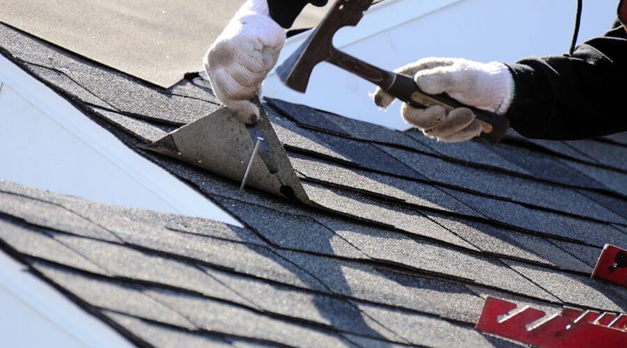 Professional gutter cleaning in Prairie City, OR